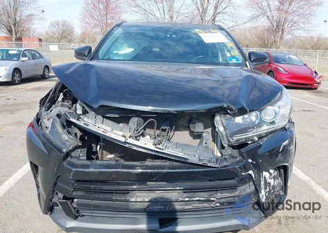 2018 Toyota Highlander Se z USA, uszkodzony, nr VIN 5TDJZRFH9JS551134